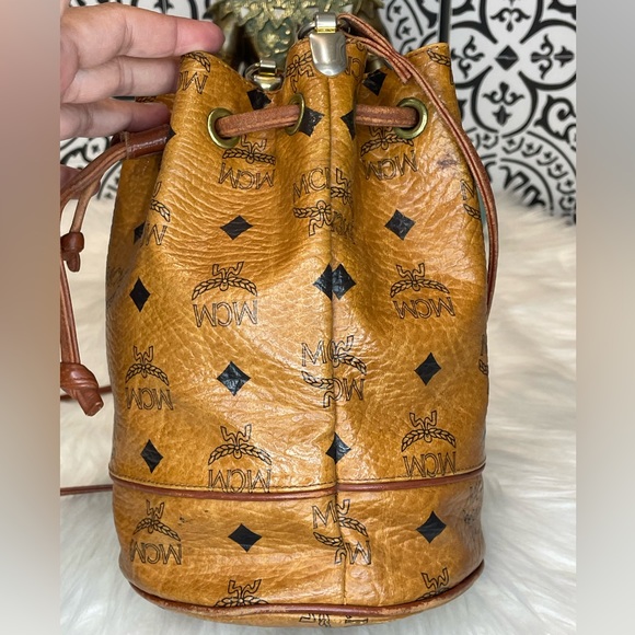 (MT169) Authentic Vintage MCM Bucket Bag/Crossbody - Picture 5 of 9